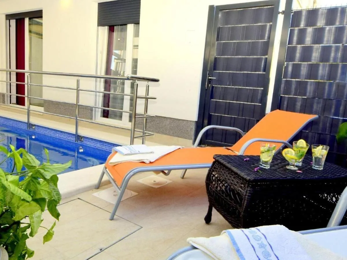 Apartment Memi - Great Location, Modern & Parking Trogir 0*,